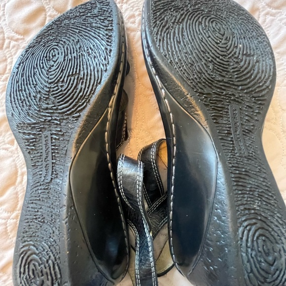 5 for $15  Hush puppies leather comfort sandals size 11 - Picture 2 of 5